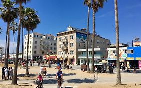 Venice Beach Suites And Hotel